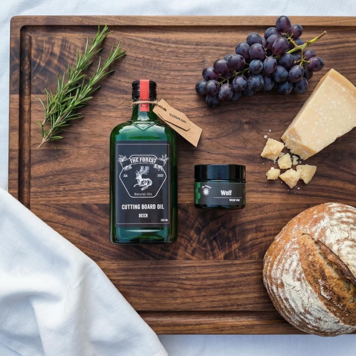 gourmet-cutting-board-flat-lay.jpeg
